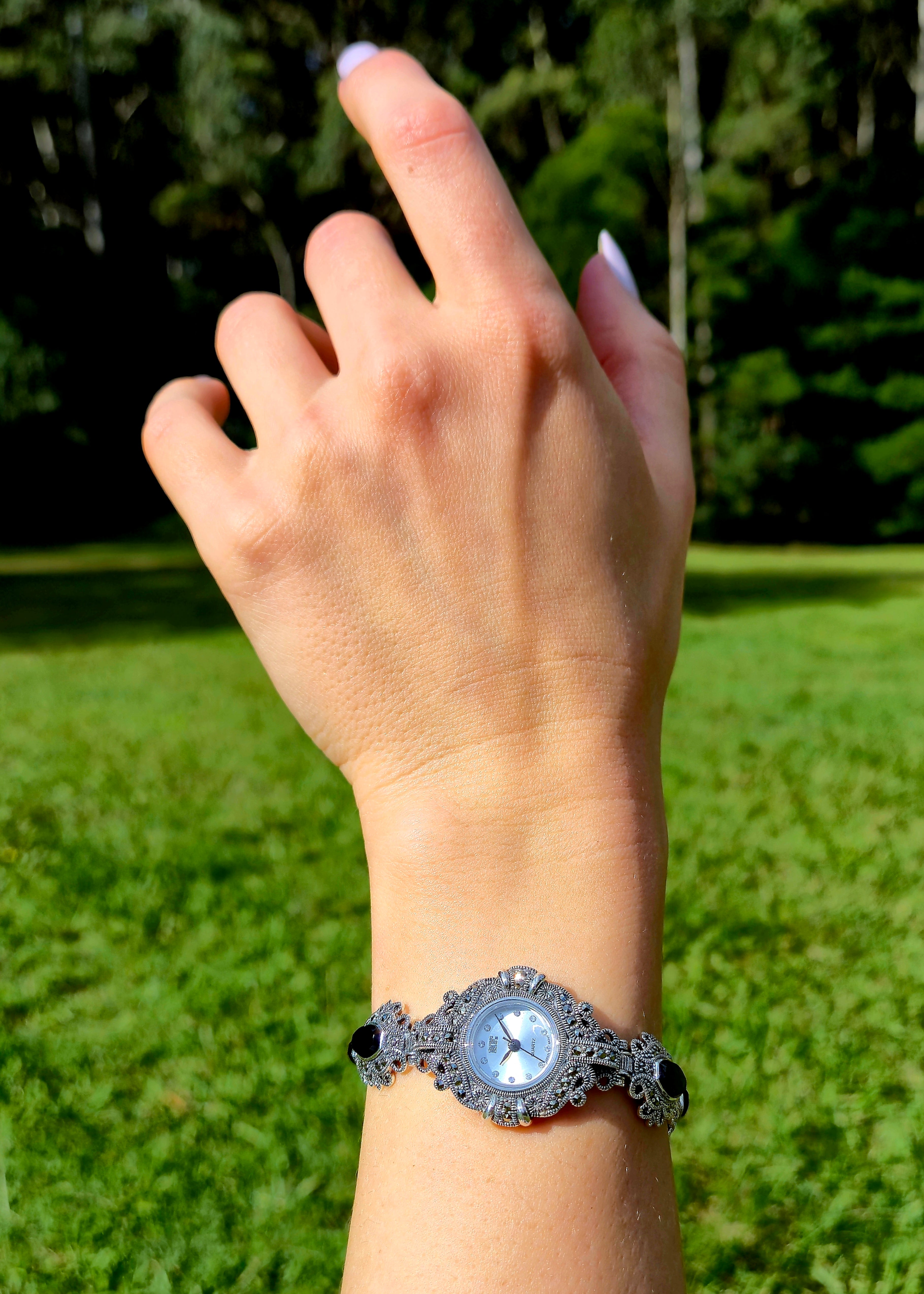 Raschel Watch